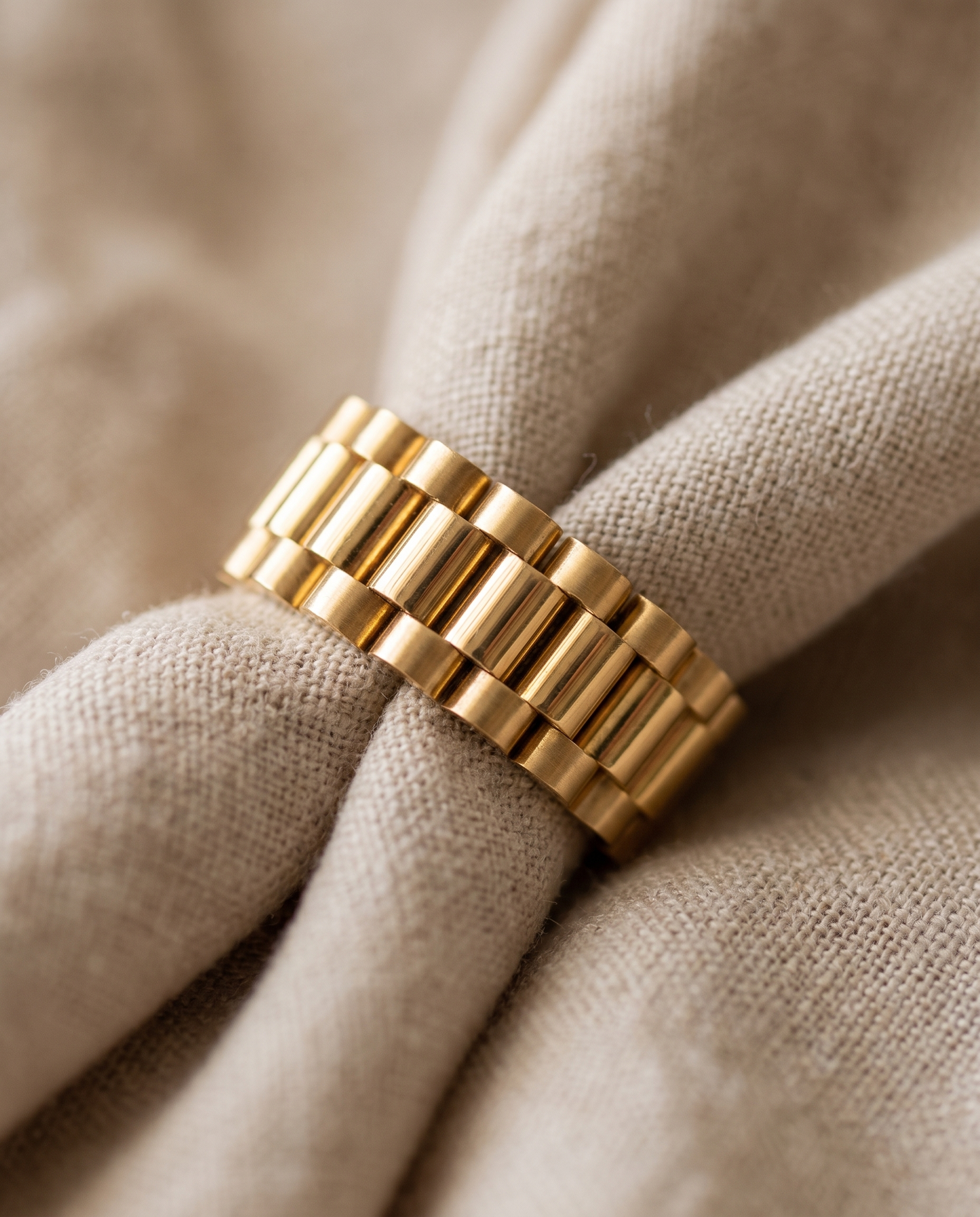 Rolex Ring (Gold) - Macro