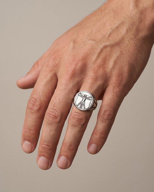 Vitruvian Ring (Silver) - Gedragen