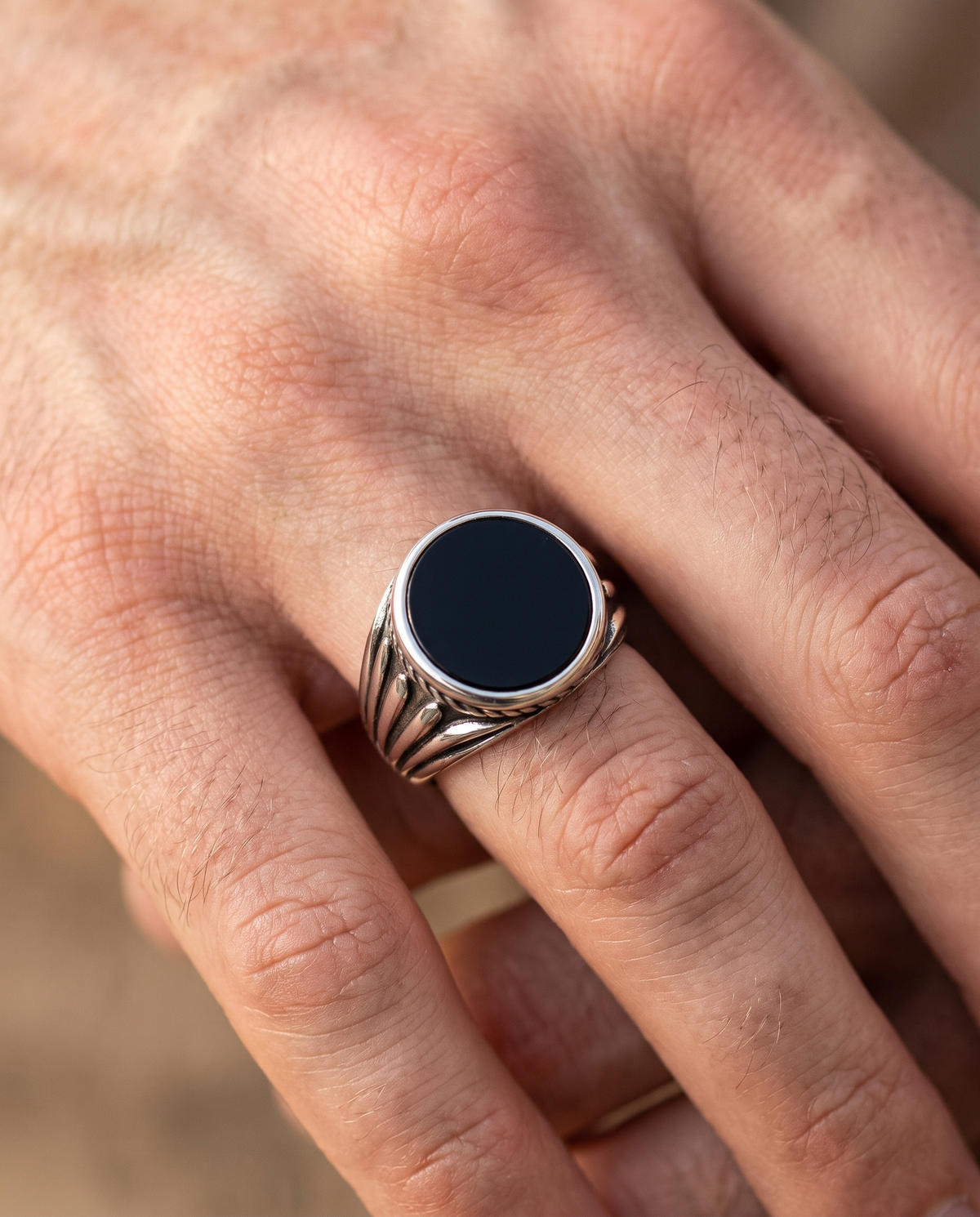 Onyx Stone Ring (Silver) - Worn detail