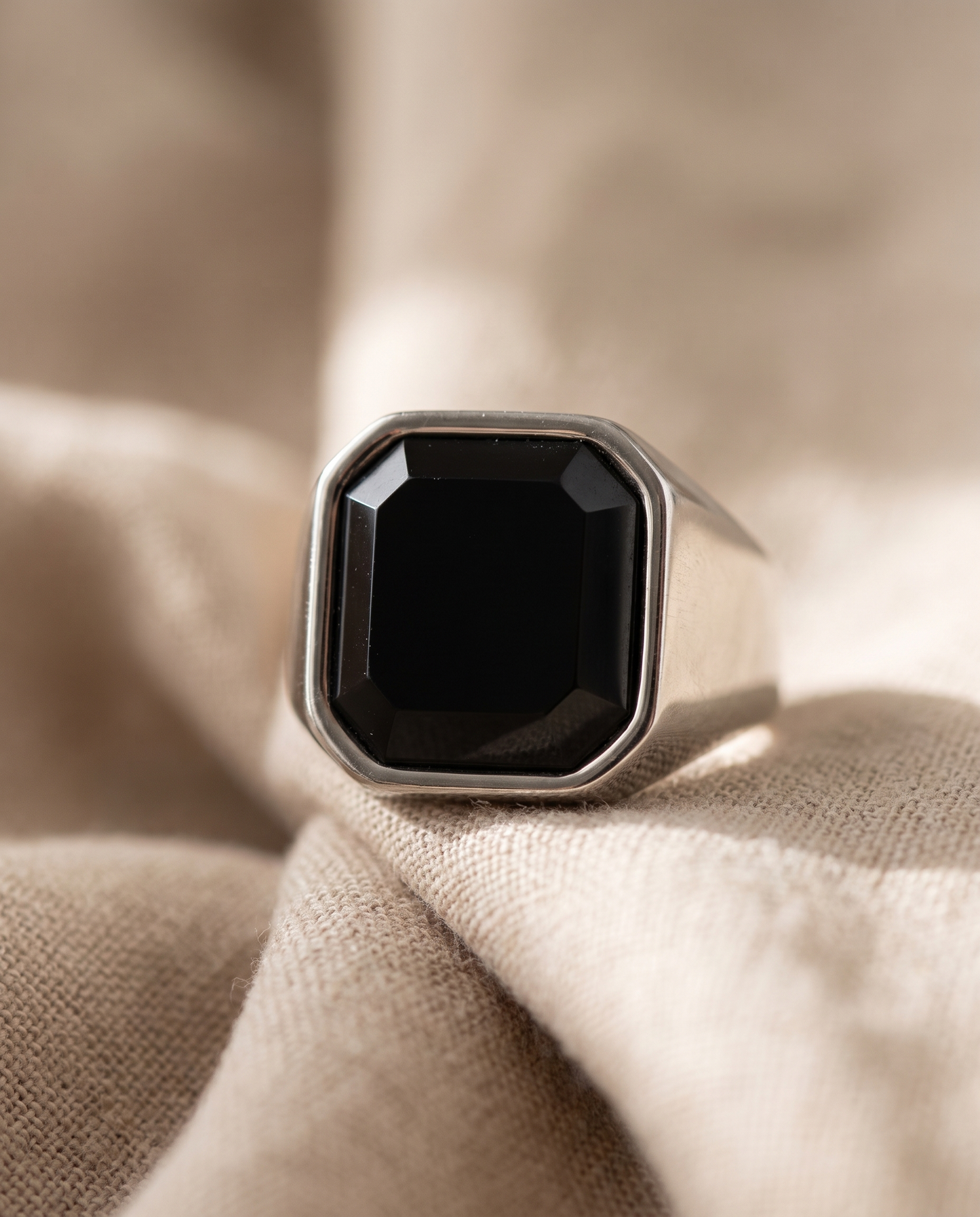 Eclipse ring (silver) - Macro
