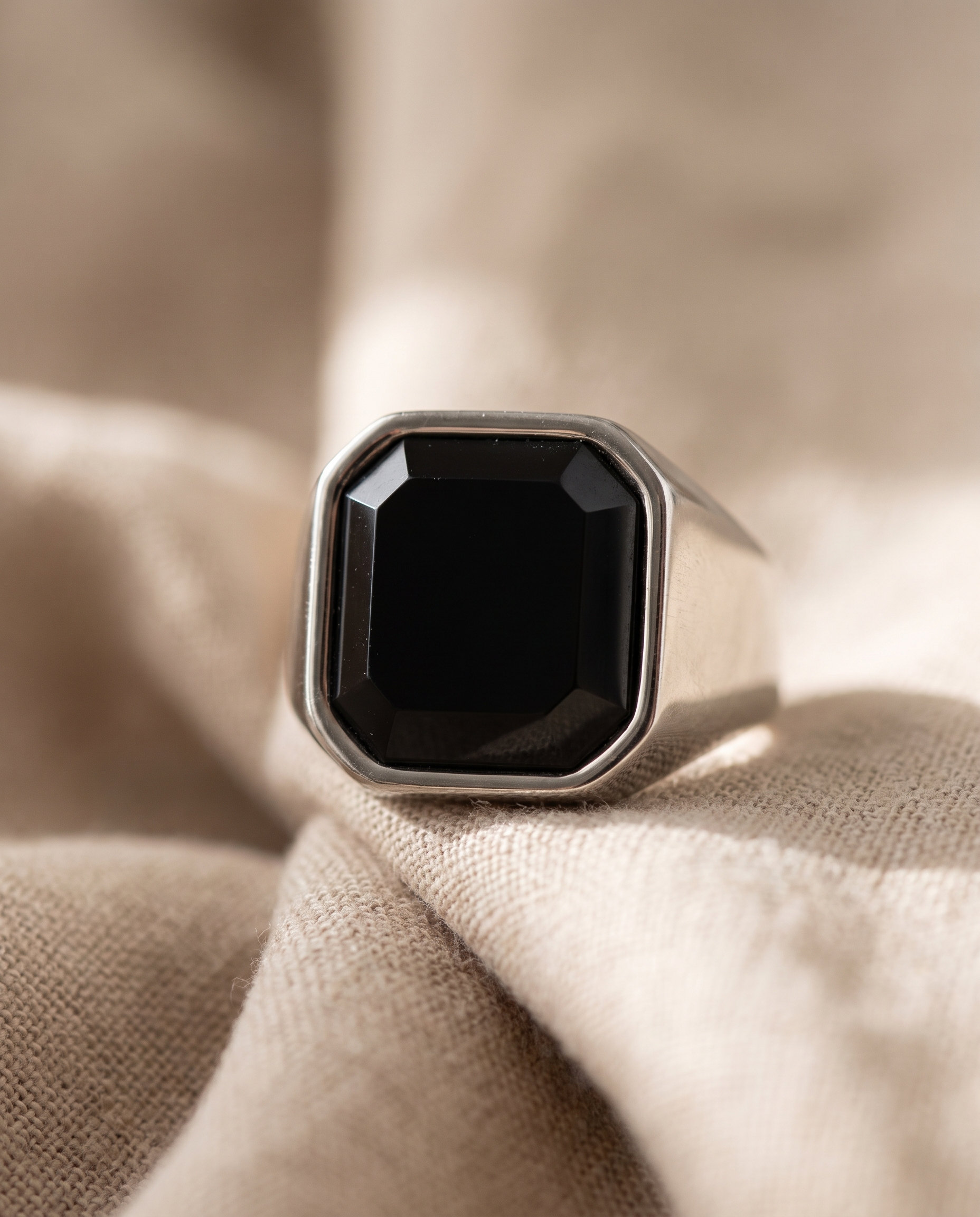Eclipse ring (silver) - Macro