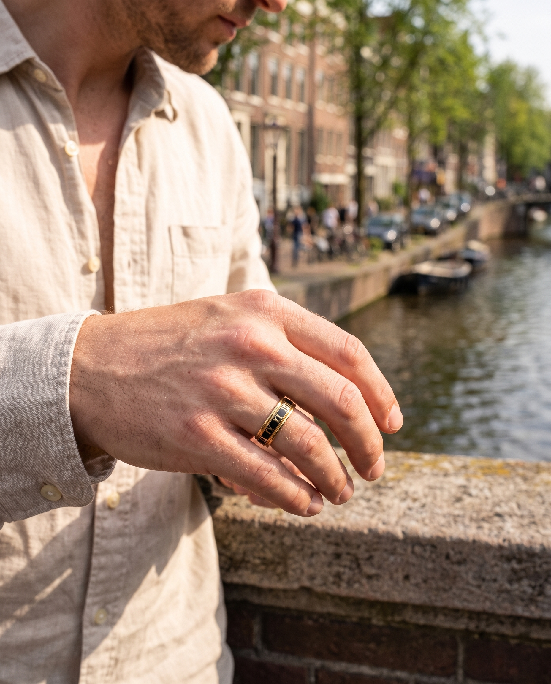 Rome ring (gold) - Lifestyle